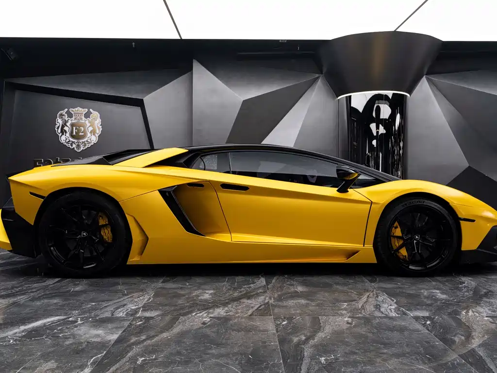 Lamborghini Aventador — миниатюра 9