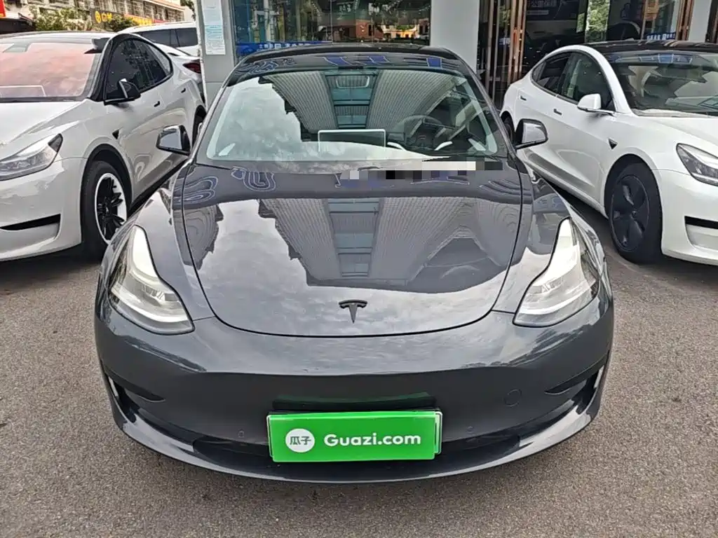 Tesla Model 3 — миниатюра 3