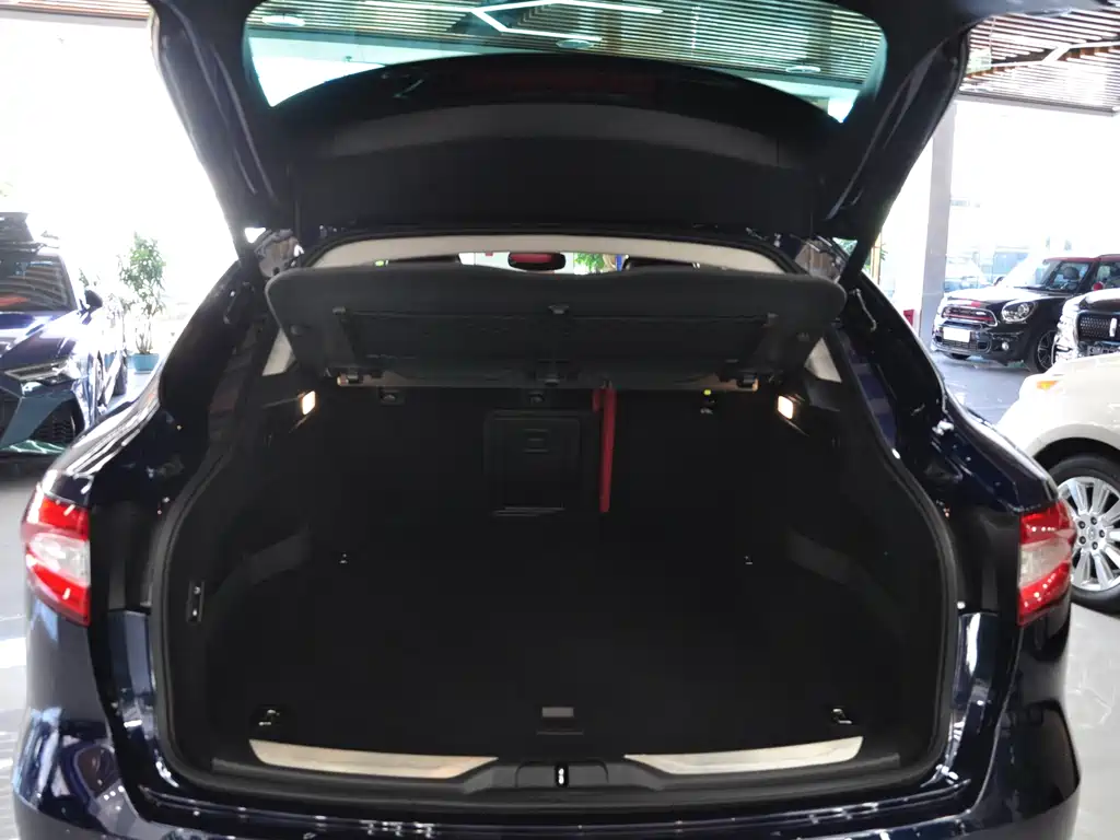 Maserati Levante — миниатюра 16