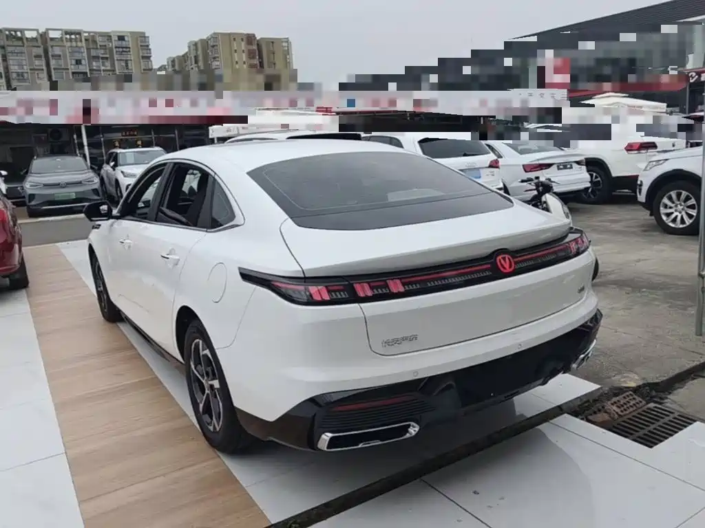 Changan Eado — миниатюра 5