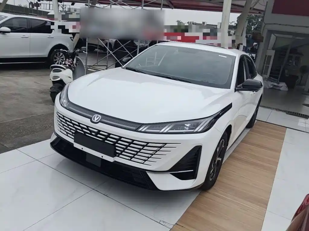 Changan Eado — миниатюра 2