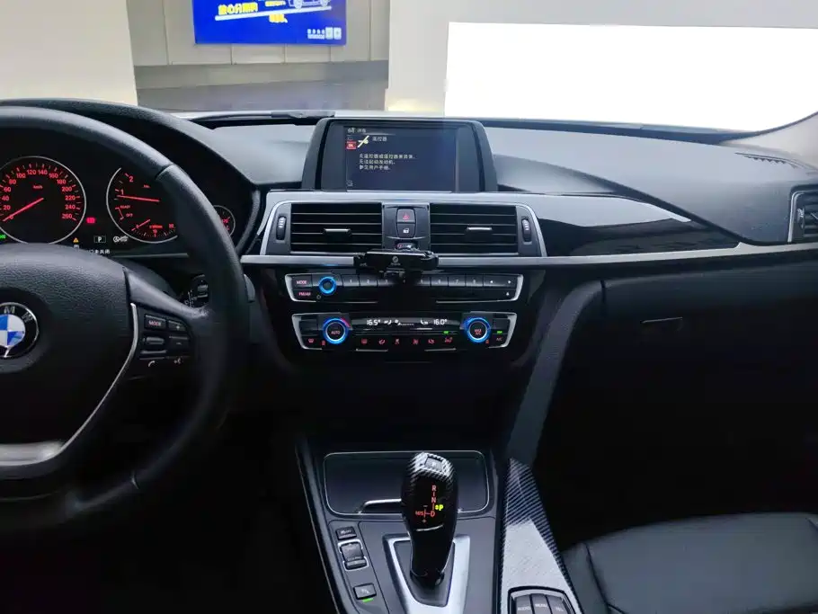 BMW 3 Series — миниатюра 13