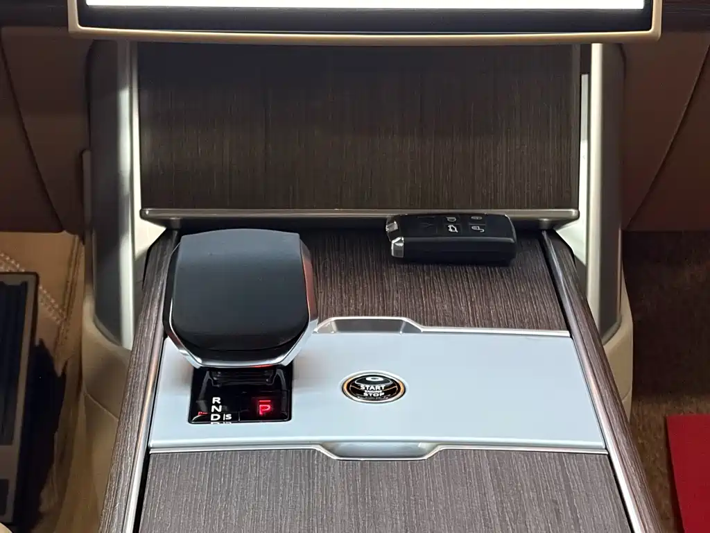 Land Rover Range Rover — миниатюра 23