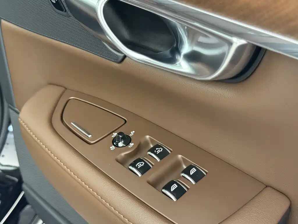 Volvo S90 — миниатюра 4