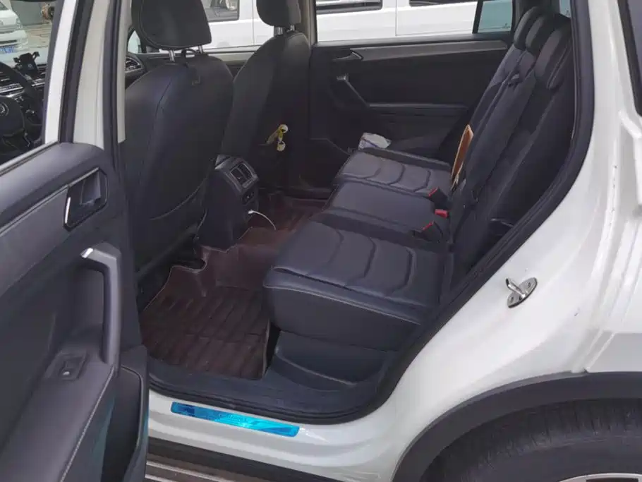 Volkswagen Tiguan L — миниатюра 11