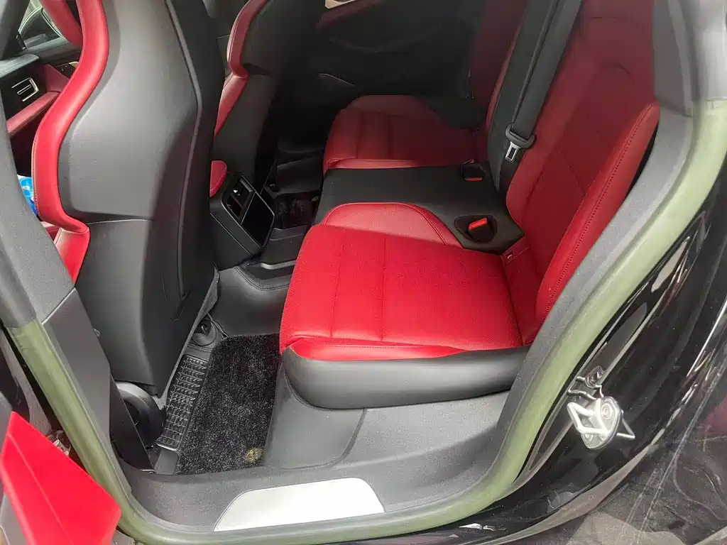 Porsche Taycan — миниатюра 9
