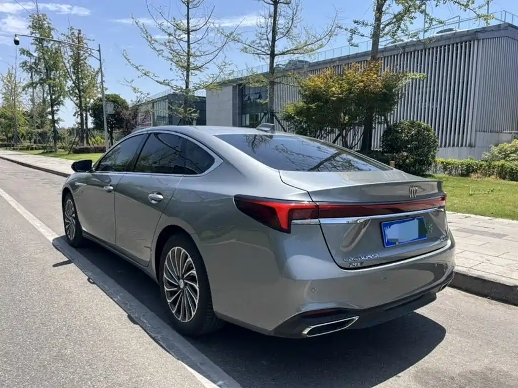 Buick LaCrosse — миниатюра 7