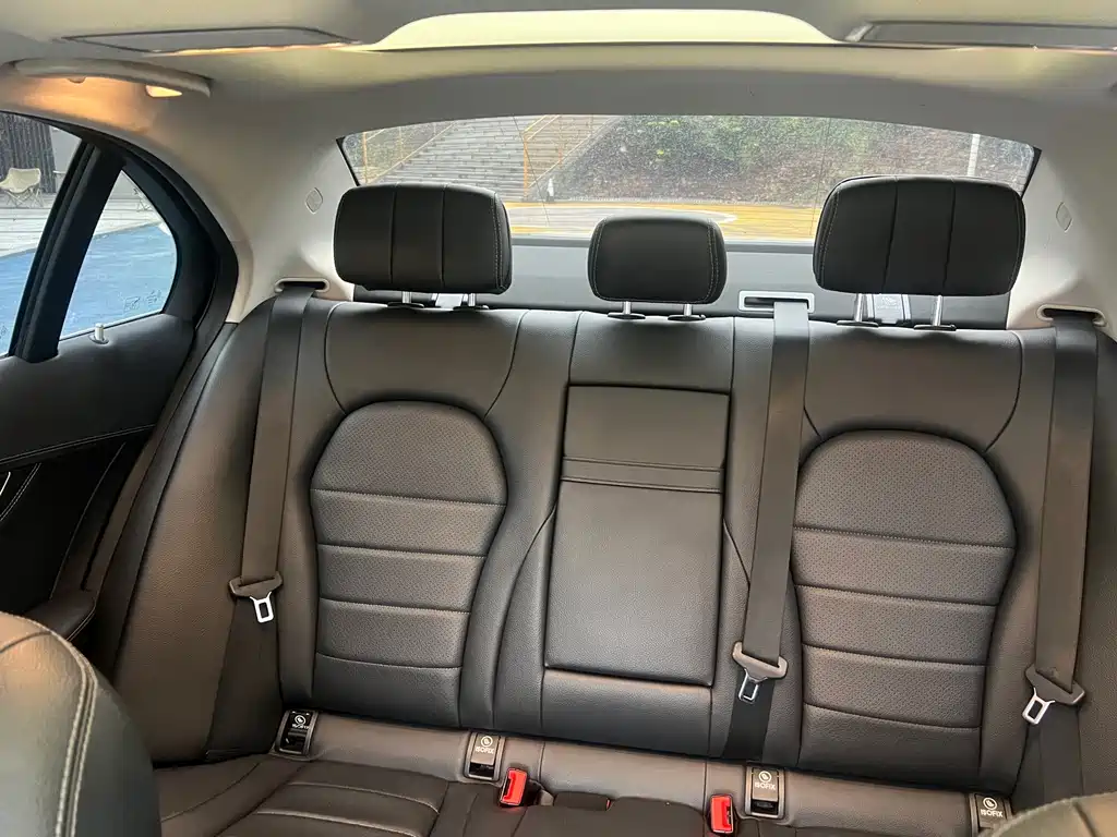 Mercedes-Benz C-Class — миниатюра 12