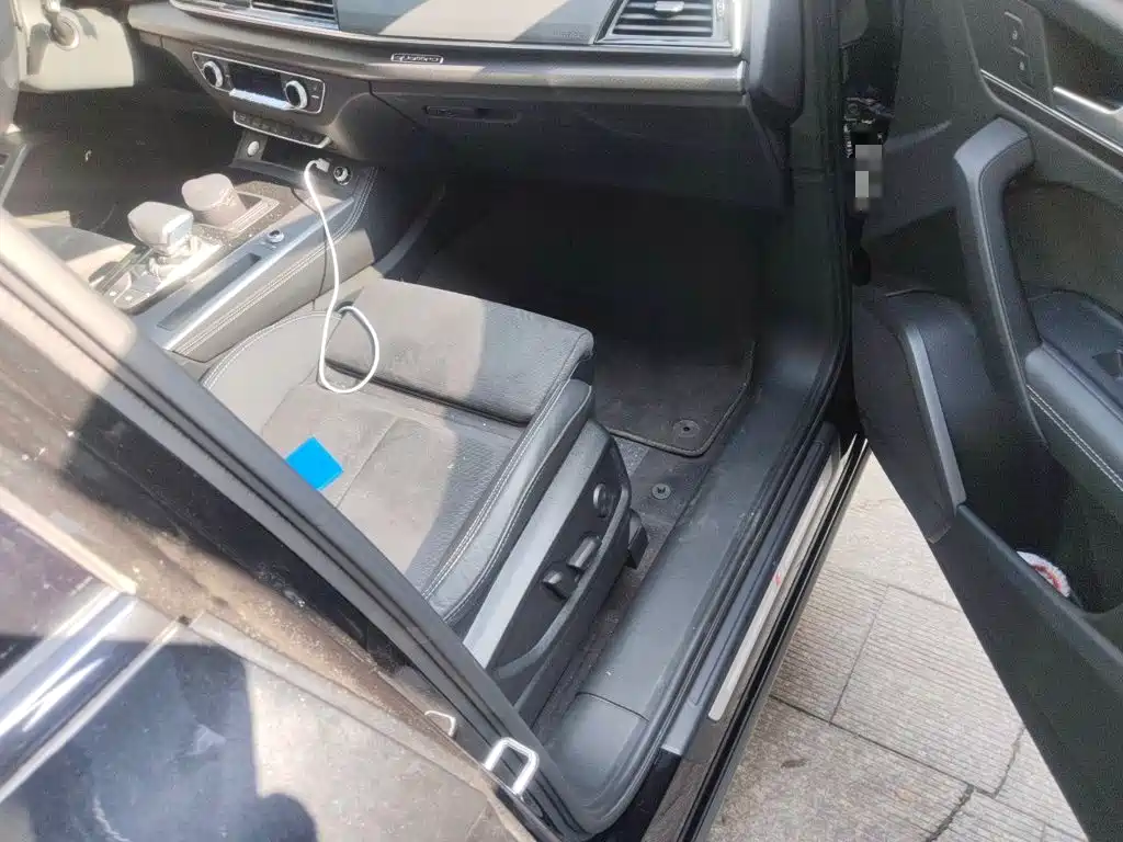 Audi Q5L Sportback — миниатюра 19