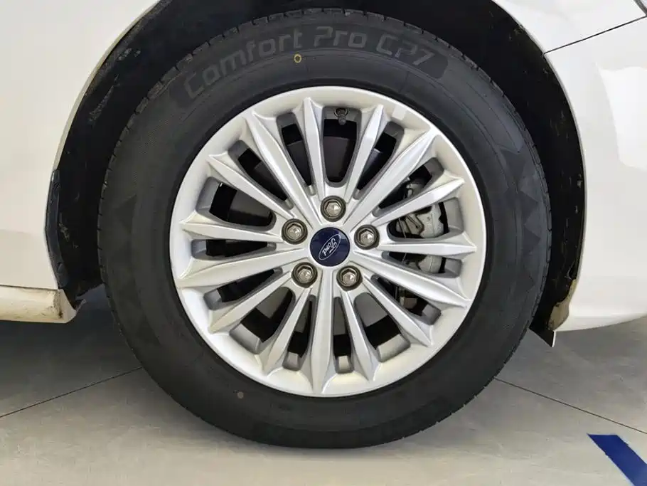 Ford Focus — миниатюра 6