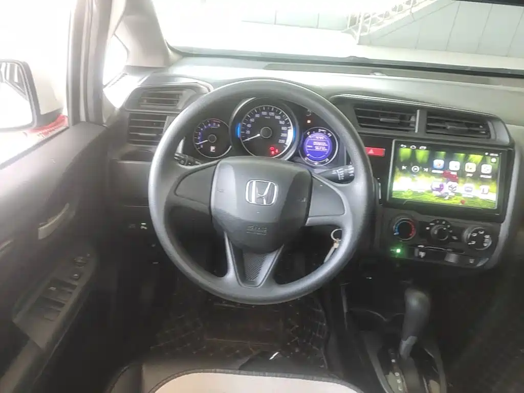 Honda Fit — миниатюра 11