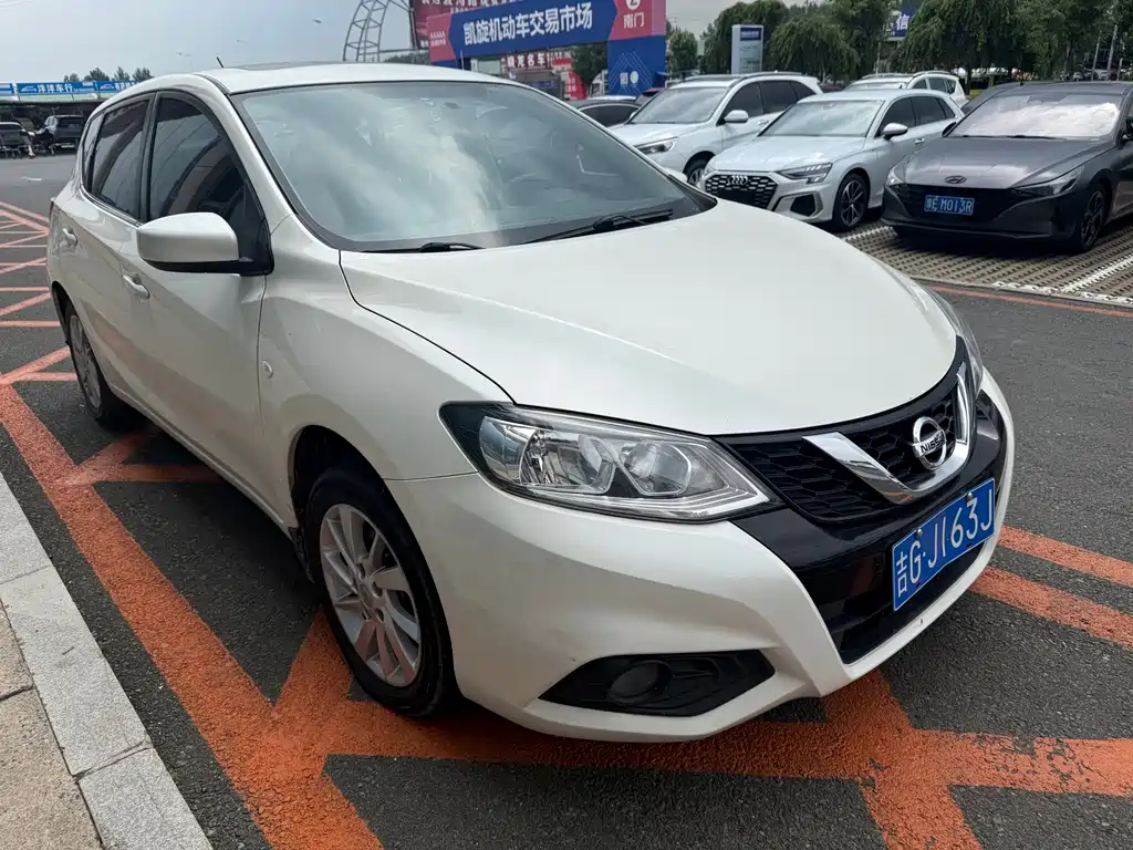 Nissan Tiida — миниатюра 3
