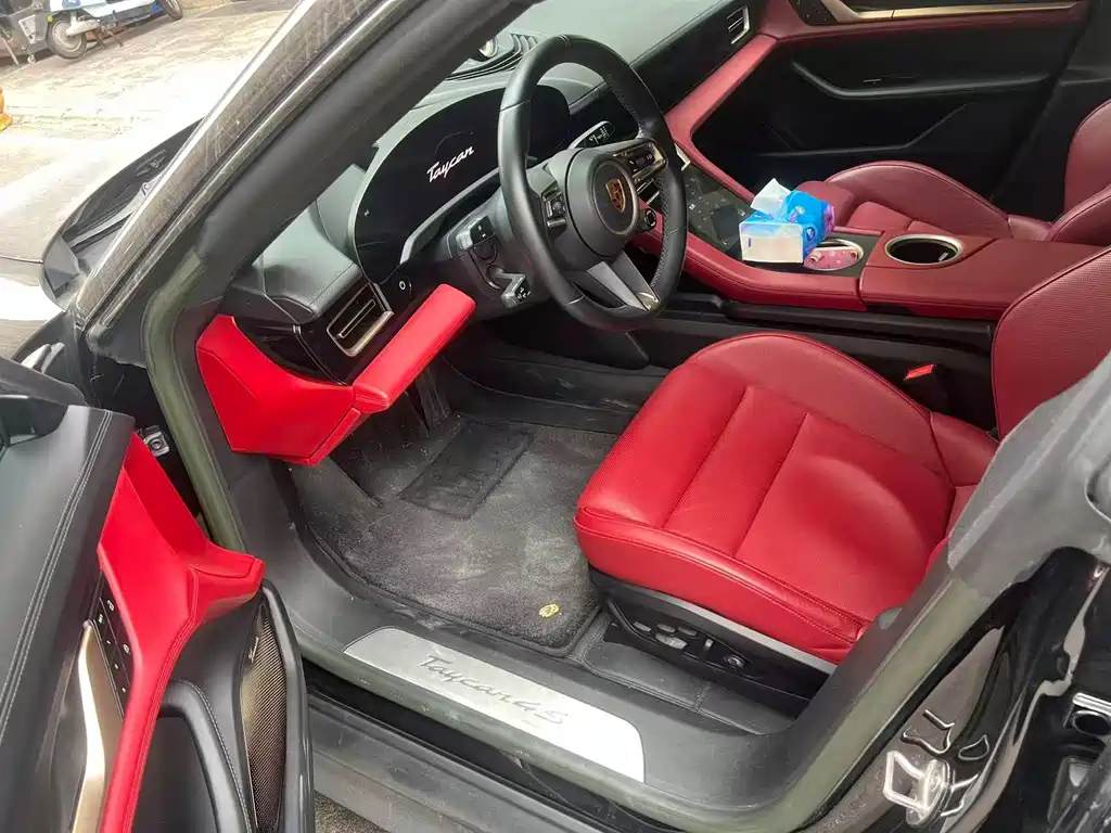Porsche Taycan — миниатюра 8