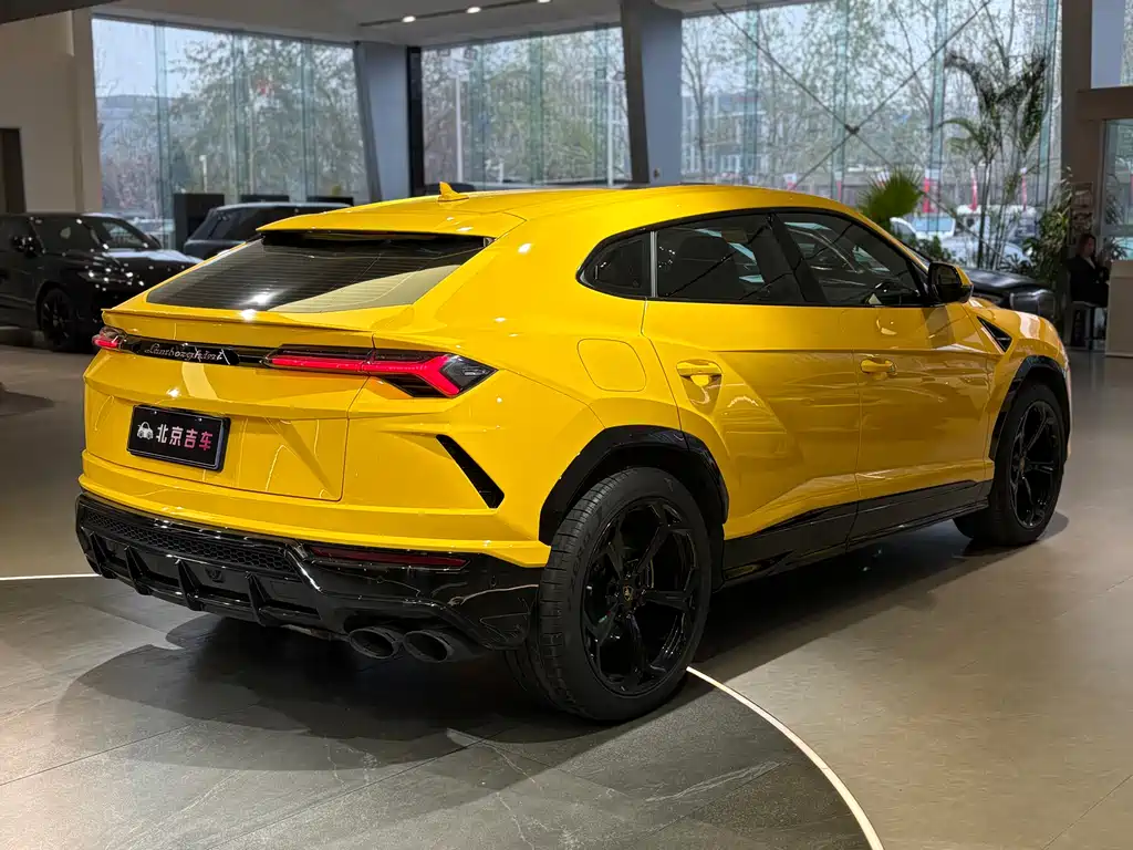 Lamborghini Urus - фото 5