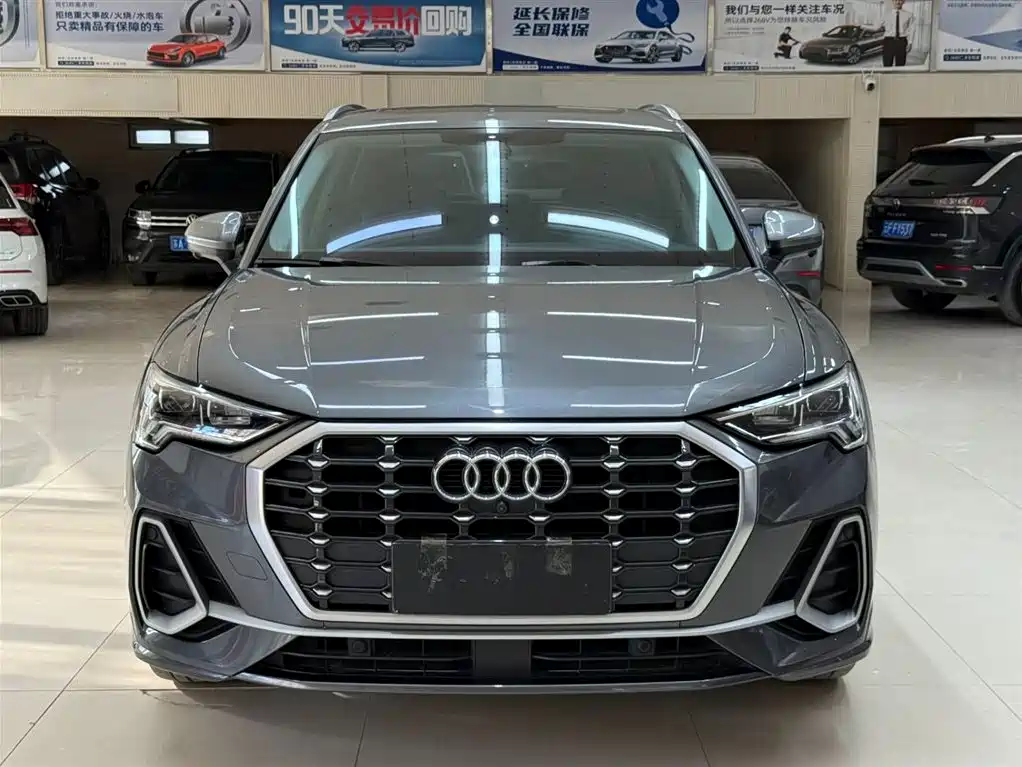 Audi Q3 2023 35 TFSI Fashion (1.4T)