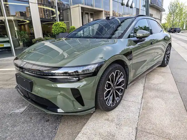 2025 Zeekr 007