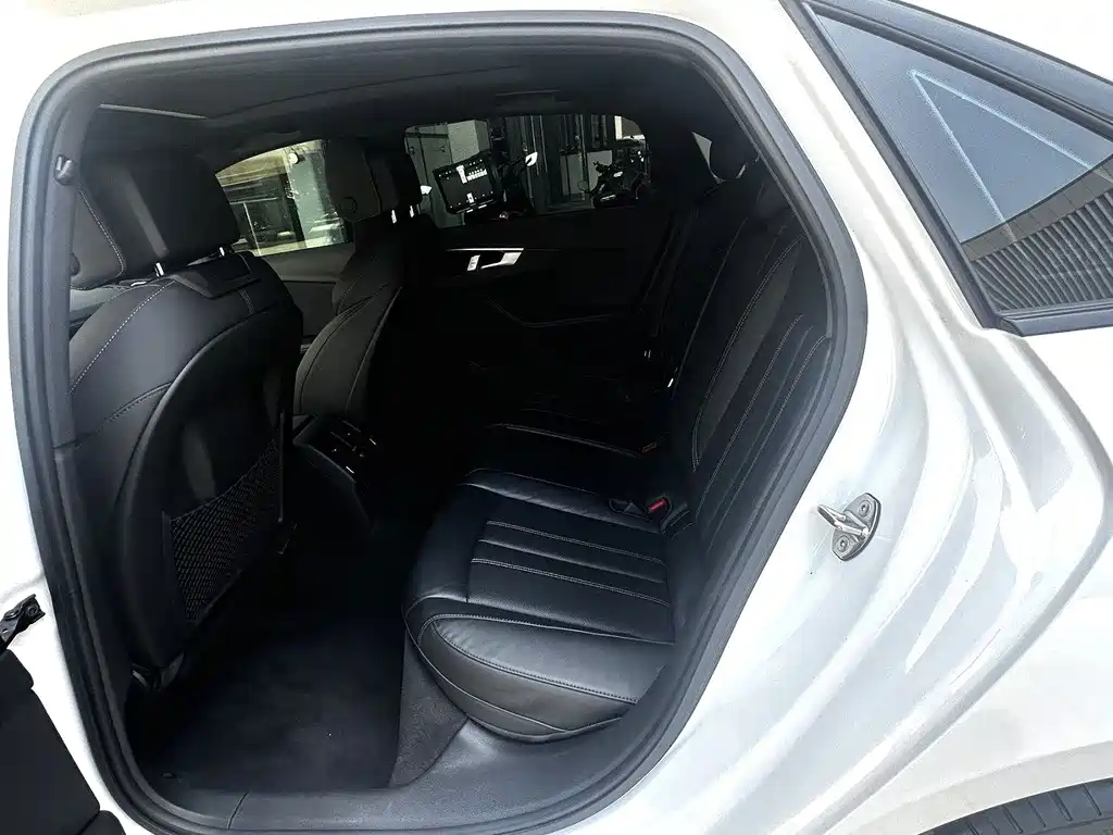 Audi A4L — миниатюра 7