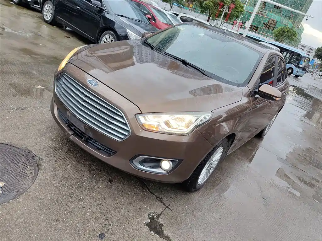 Ford Escort 2015