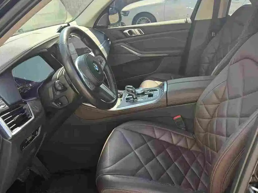 BMW X5 2022 xDrive 30Li Premium M Sport