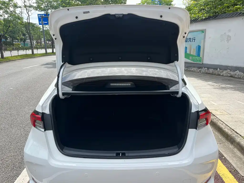 Toyota Corolla — миниатюра 14