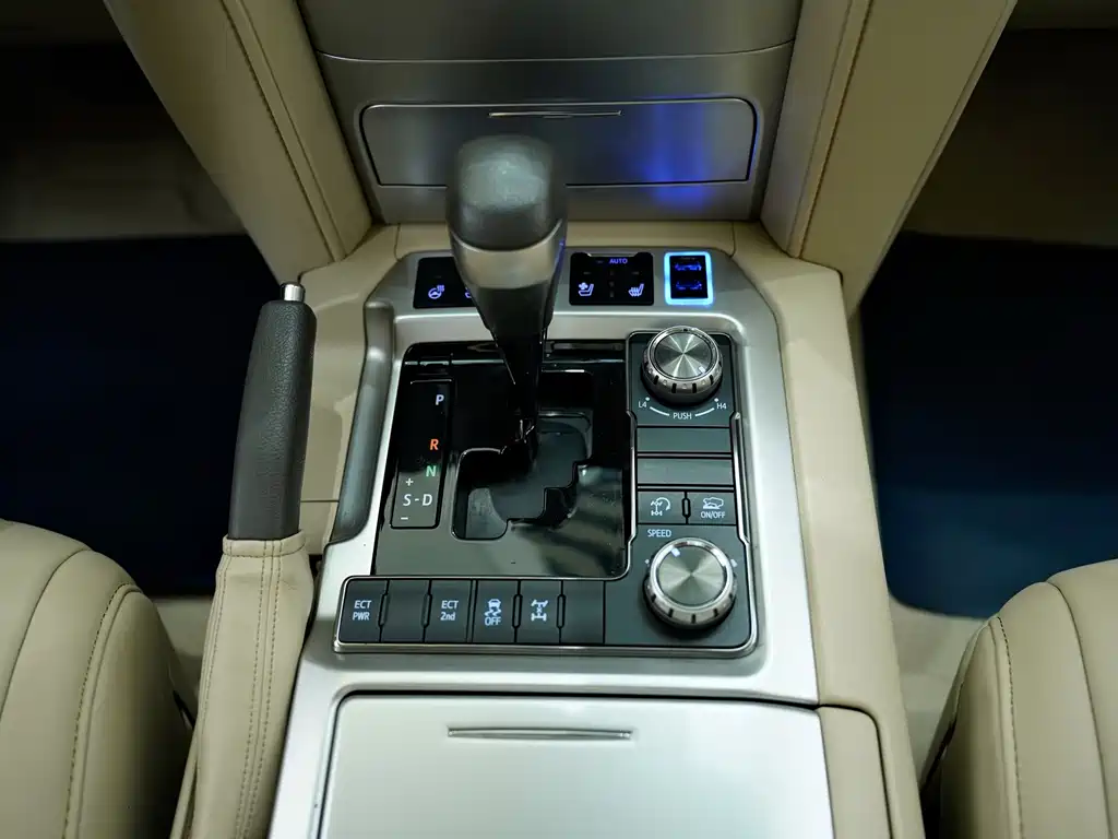 Toyota Land Cruiser — миниатюра 8