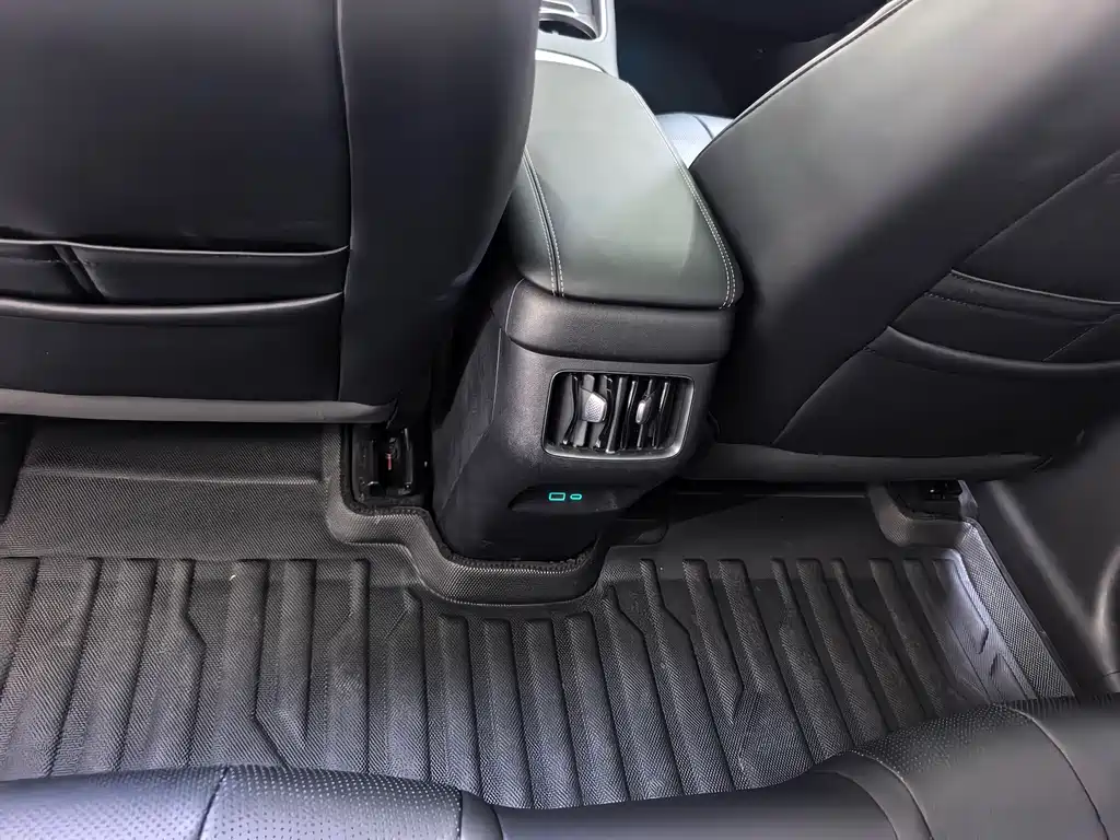 BYD Sealion 05 EV — миниатюра 15