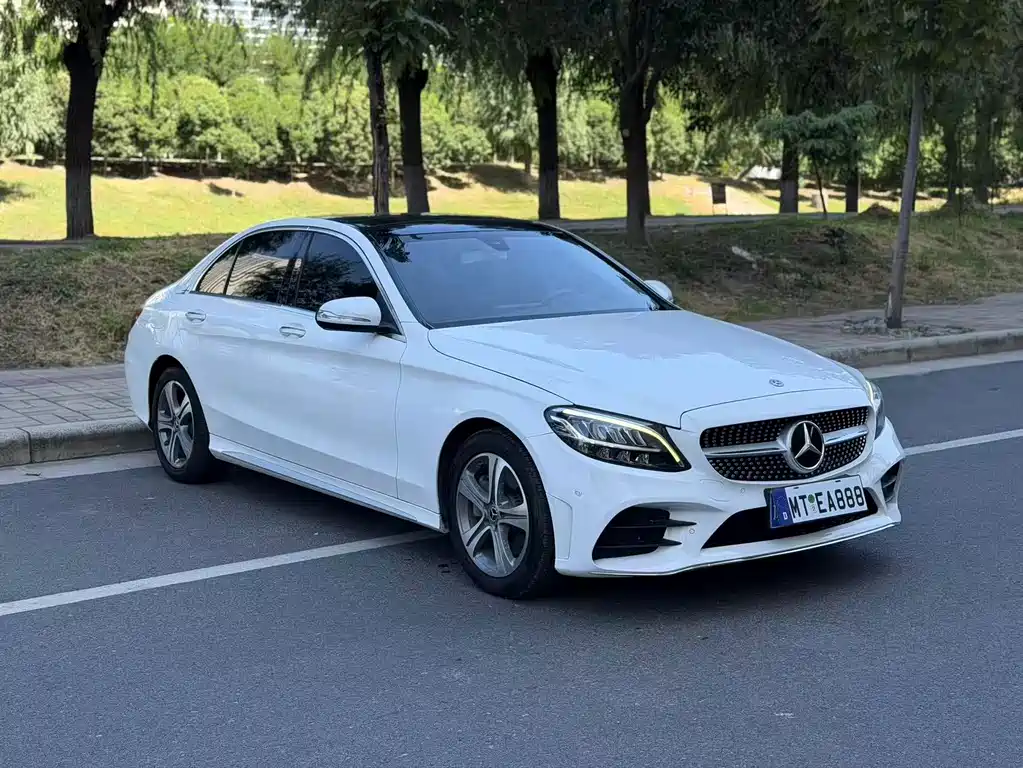 Mercedes-Benz C-Class — миниатюра 3