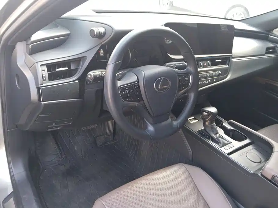 Lexus ES 2023 — фото 12