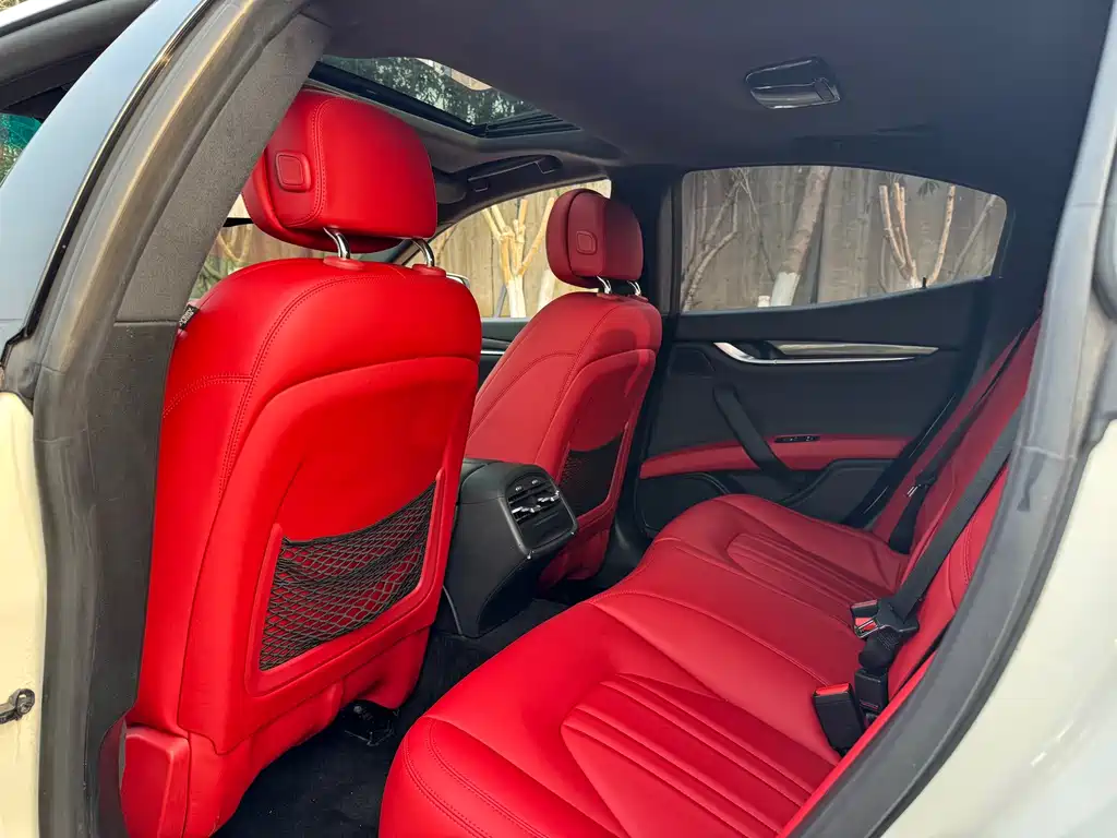 Maserati Ghibli — миниатюра 7