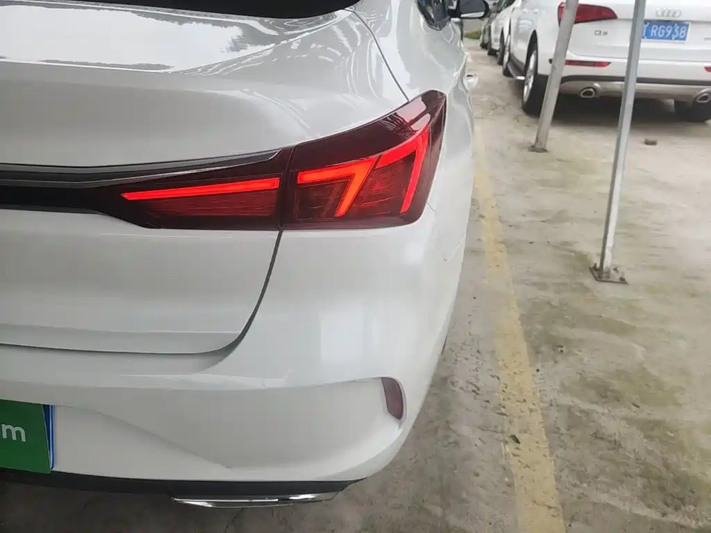 Changan Eado — миниатюра 8