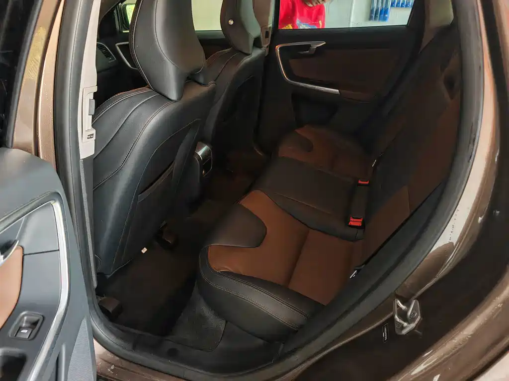 Volvo XC60 — миниатюра 12