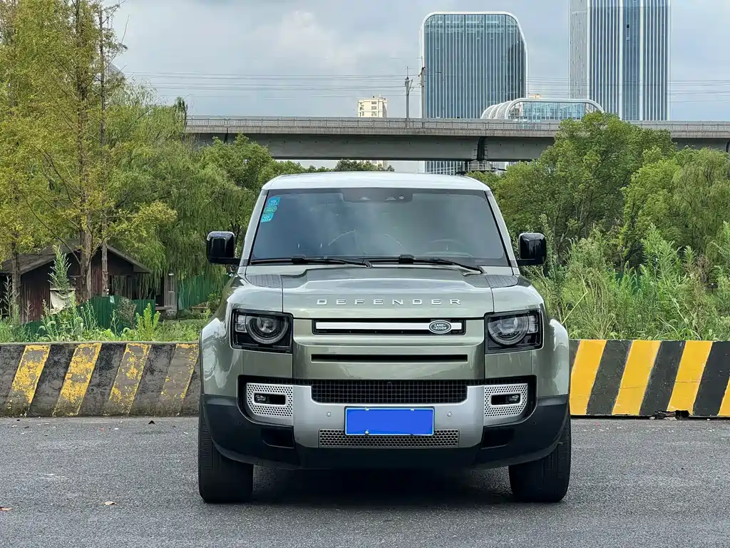 Land Rover Defender — миниатюра 2