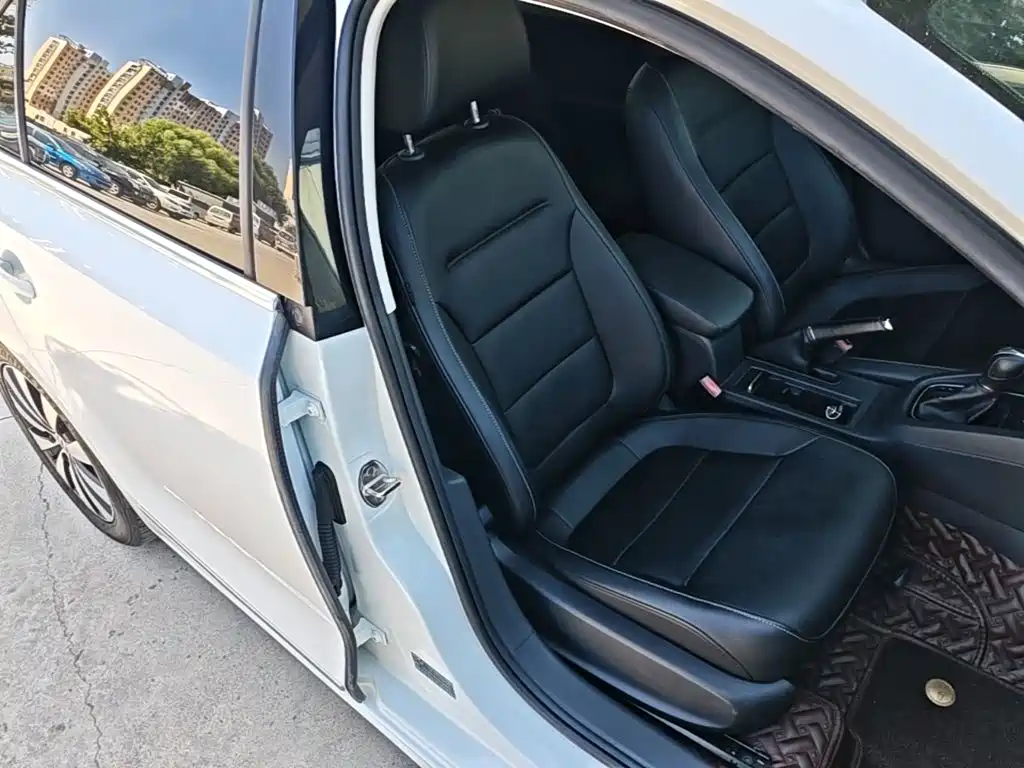 Volkswagen Sagitar — миниатюра 25