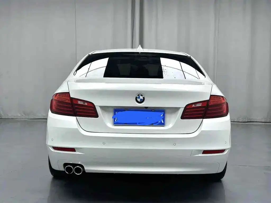 BMW 5 Series — миниатюра 3