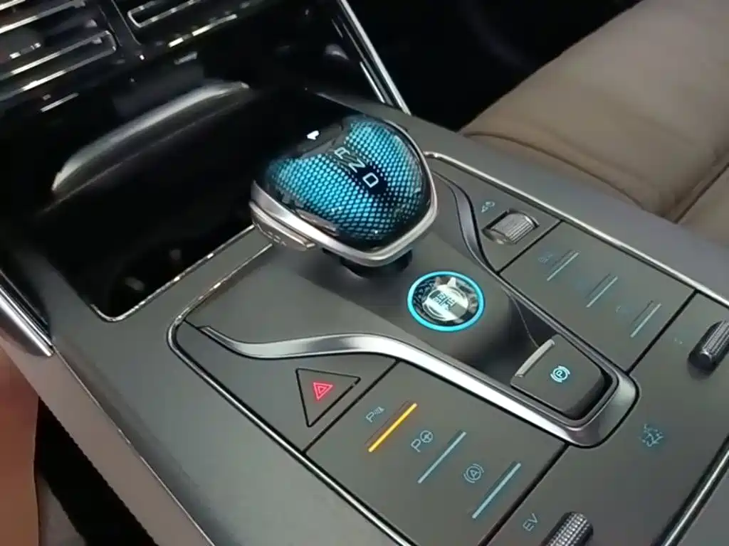 BYD Tang New Energy — миниатюра 14