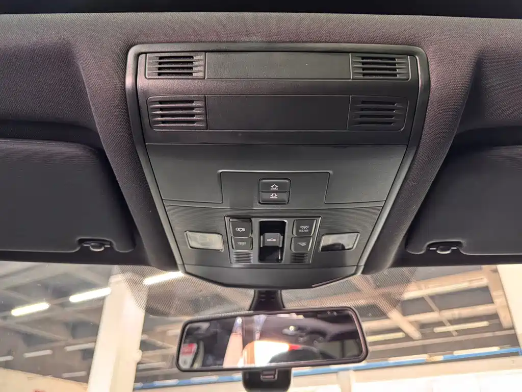 Volkswagen T-Roc — миниатюра 16
