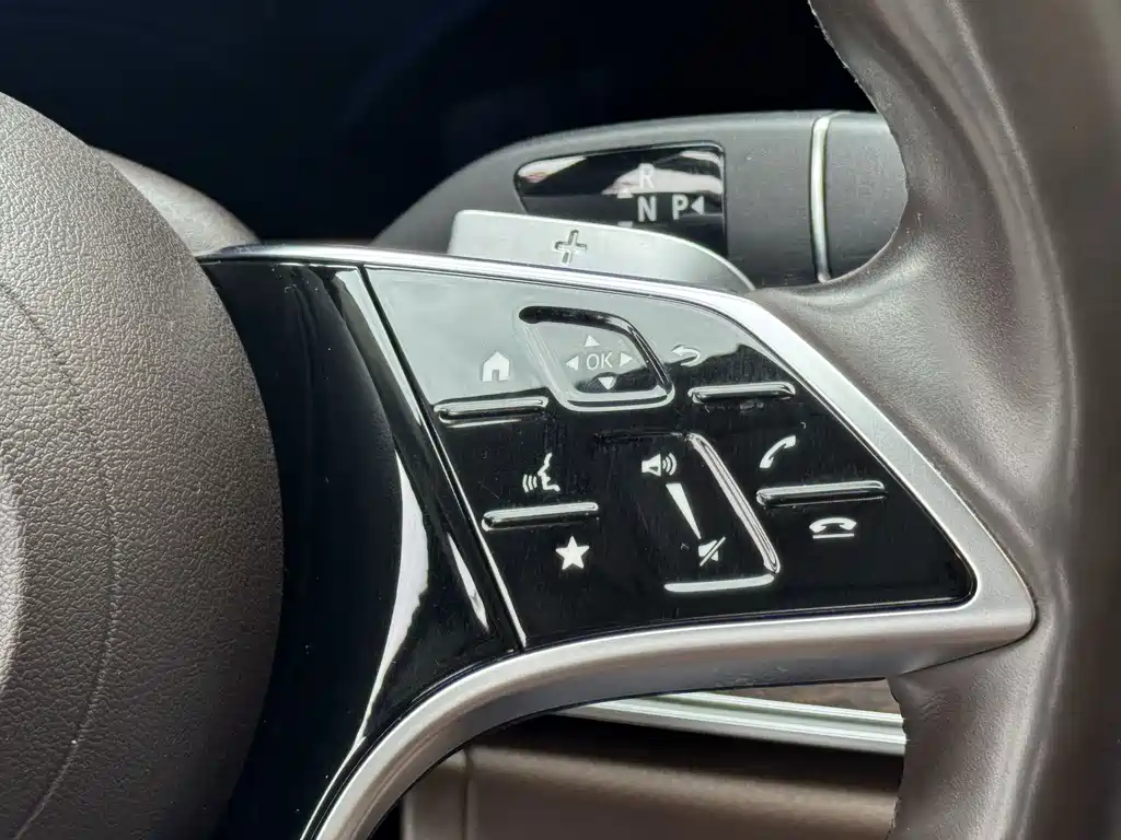 Mercedes-Benz E-Class — миниатюра 12