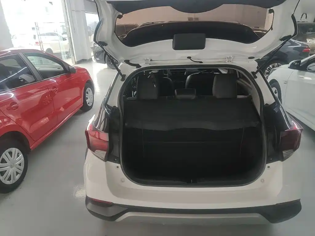 Toyota Yaris L — миниатюра 19