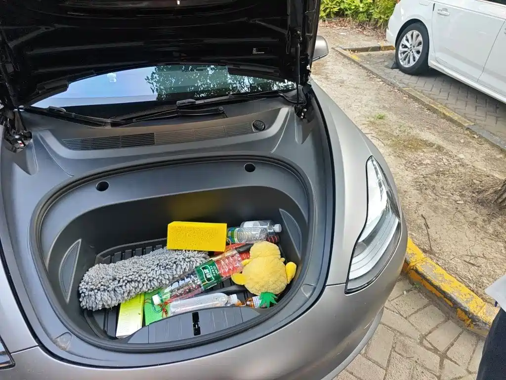 Tesla Model 3 — миниатюра 22