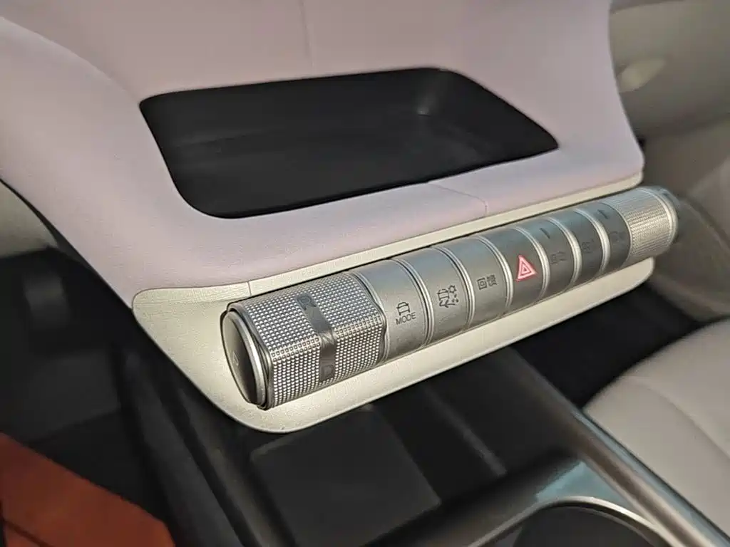 BYD Dolphin — миниатюра 14