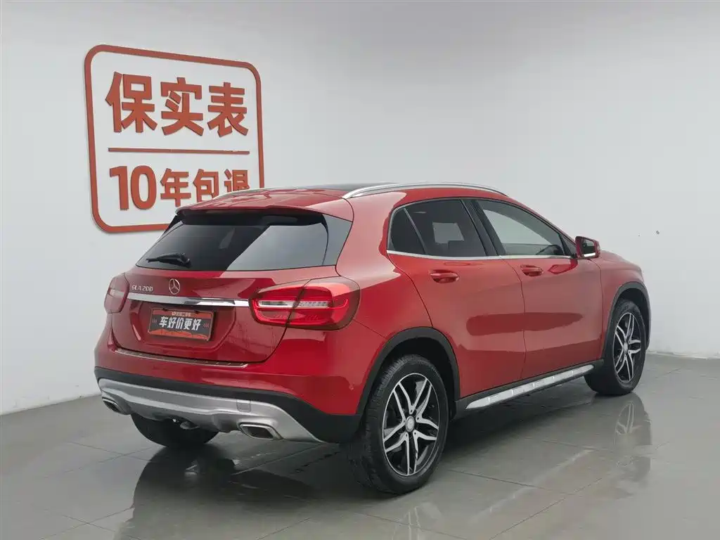 MERCEDES-BENZ GLA