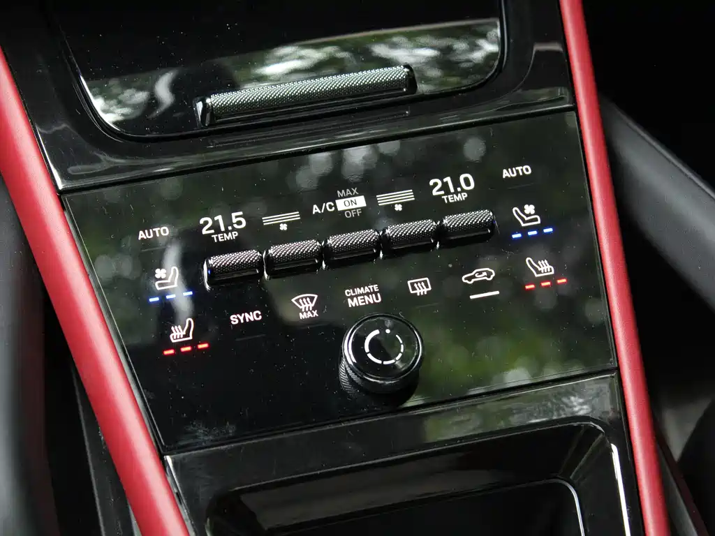 Porsche Cayenne — миниатюра 16