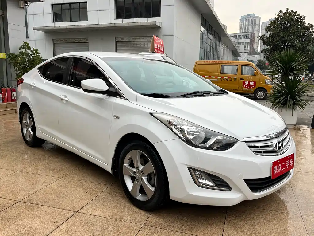 Hyundai Elantra 2012 1.6L AT Fashion