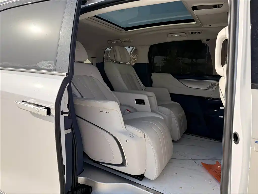 BUICK GL8 NEW ENERGY