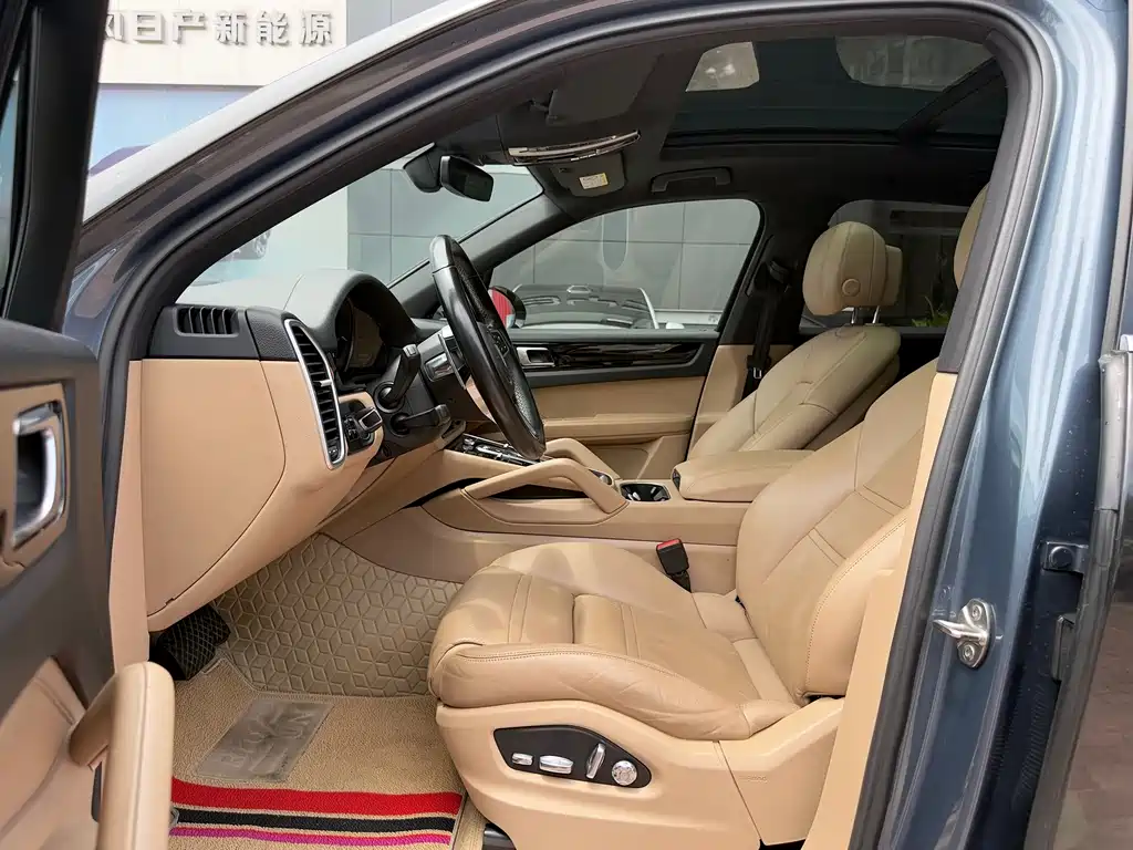Porsche Cayenne — миниатюра 12