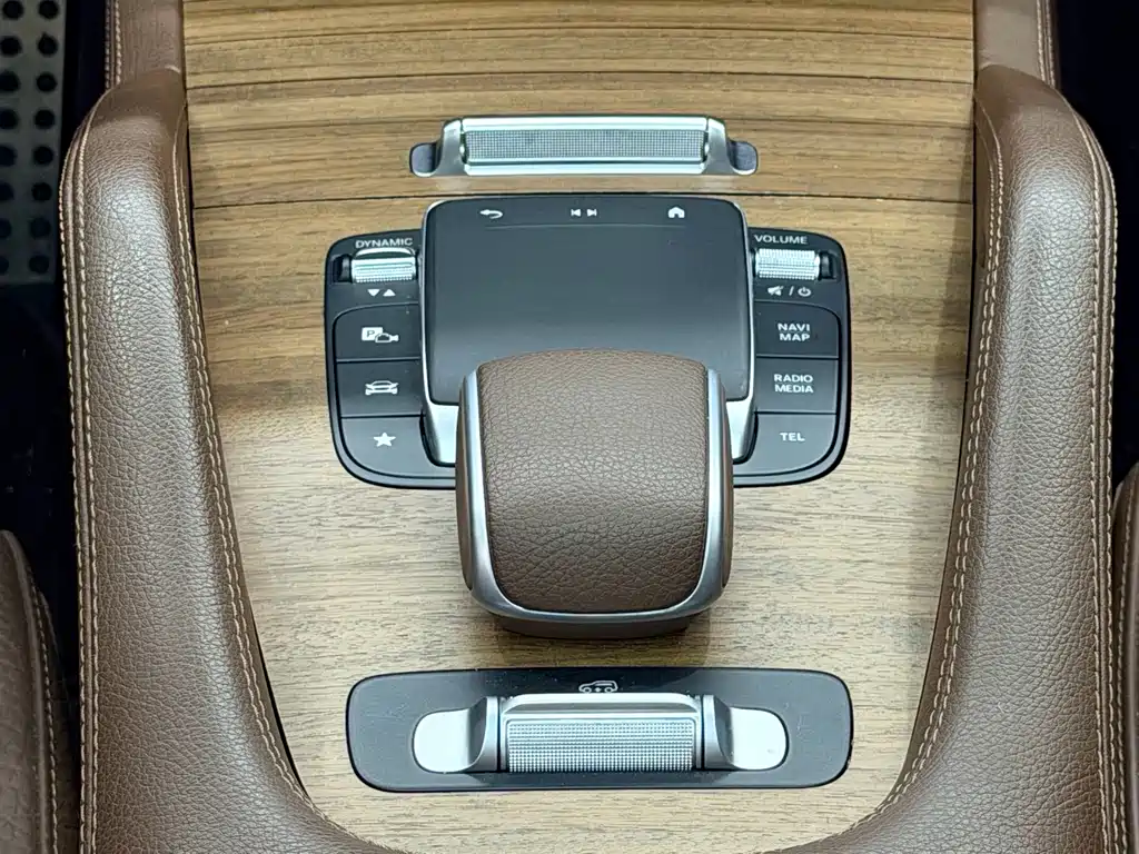 Mercedes-Benz GLS — миниатюра 24