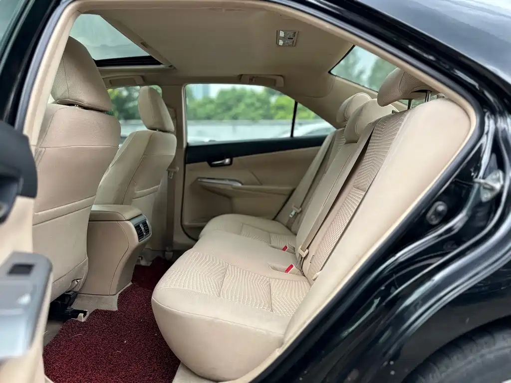 Toyota Camry — миниатюра 17