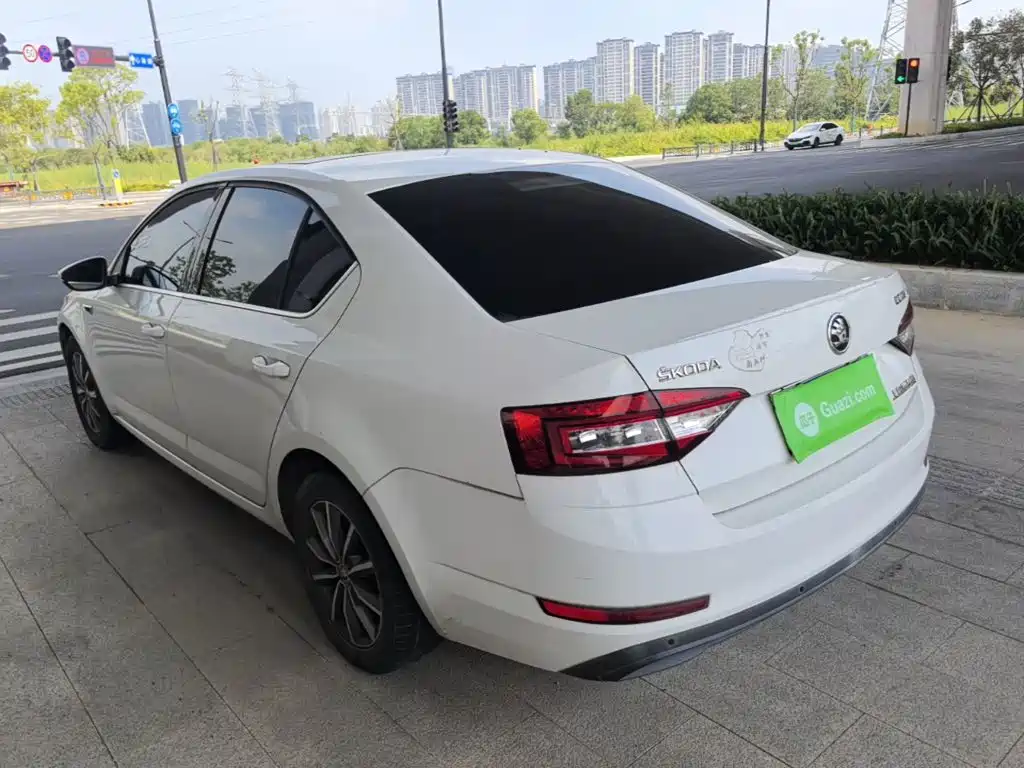 Skoda Octavia — миниатюра 5