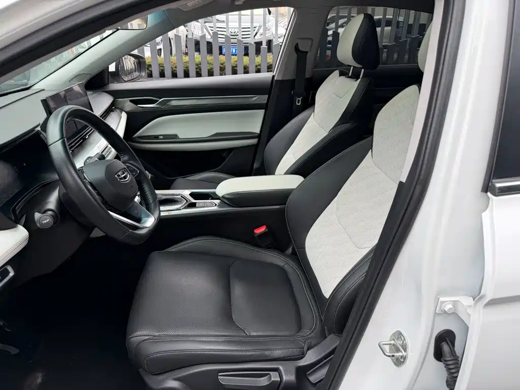 Geely Emgrand L — миниатюра 8