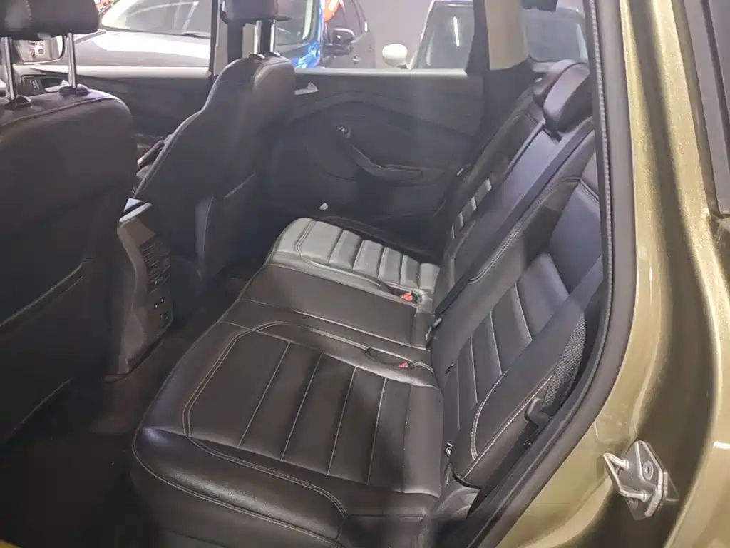 Ford Kuga — миниатюра 17